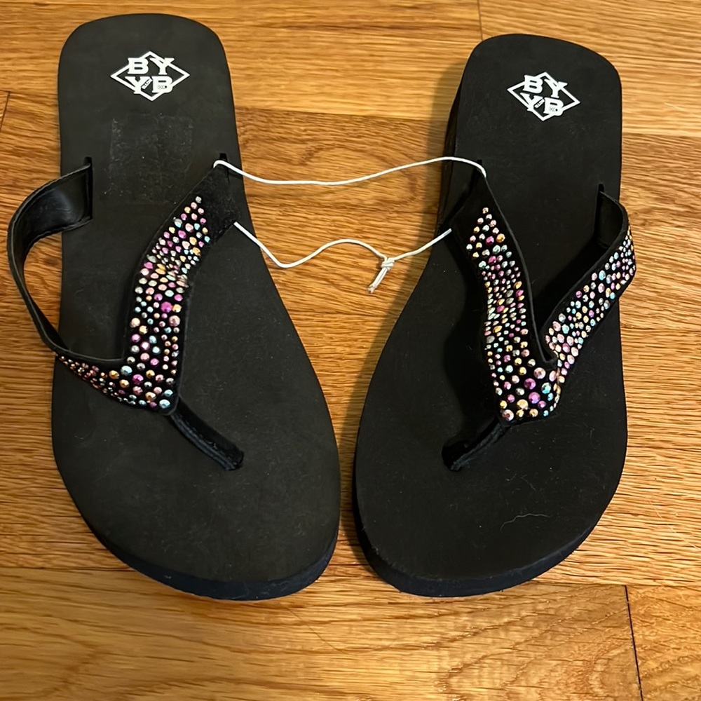 NWT Yellow Box Flip Flops